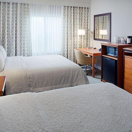 Hampton Inn & Suites Lancaster Exteriör bild