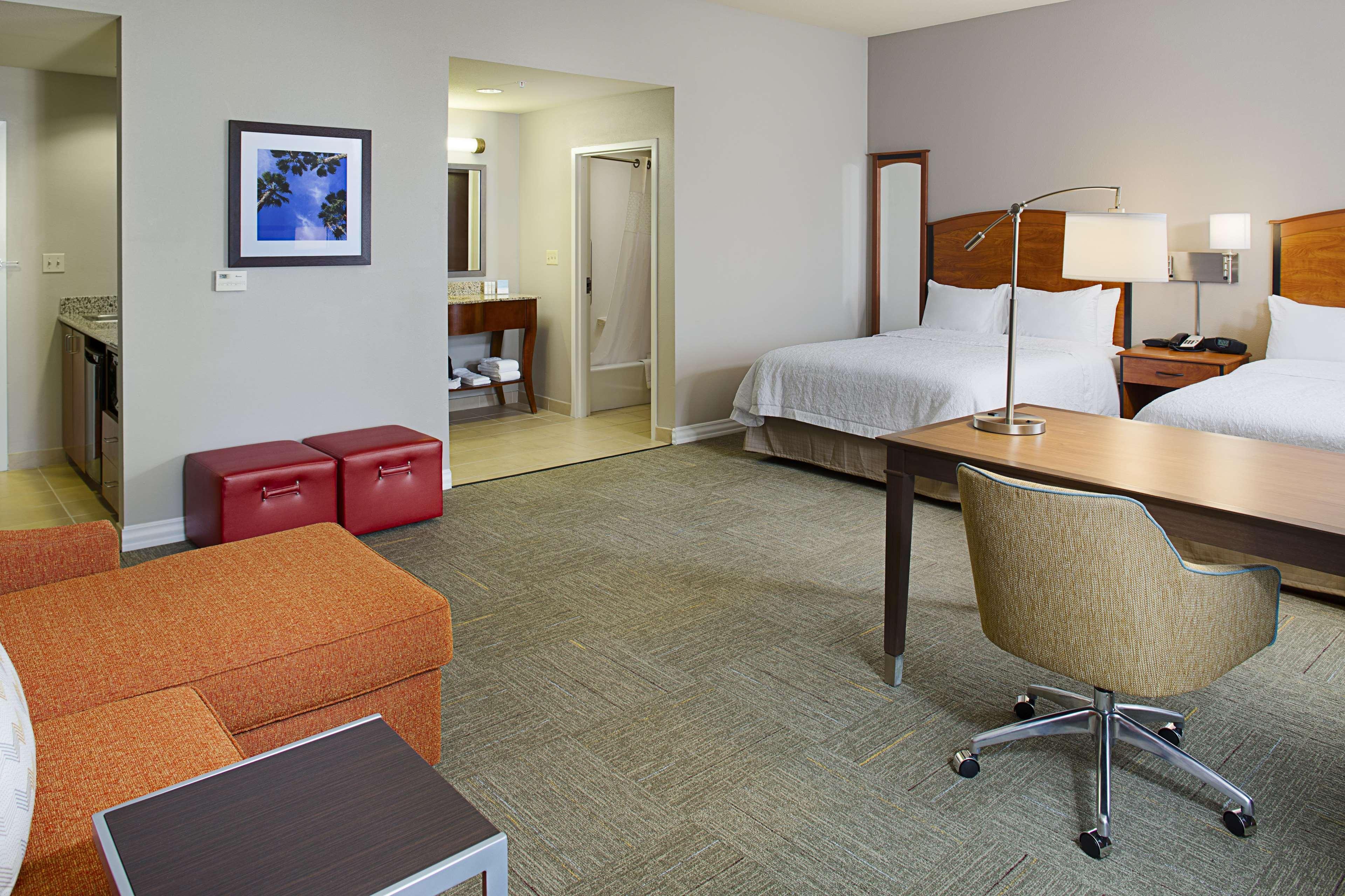 Hampton Inn & Suites Lancaster Exteriör bild