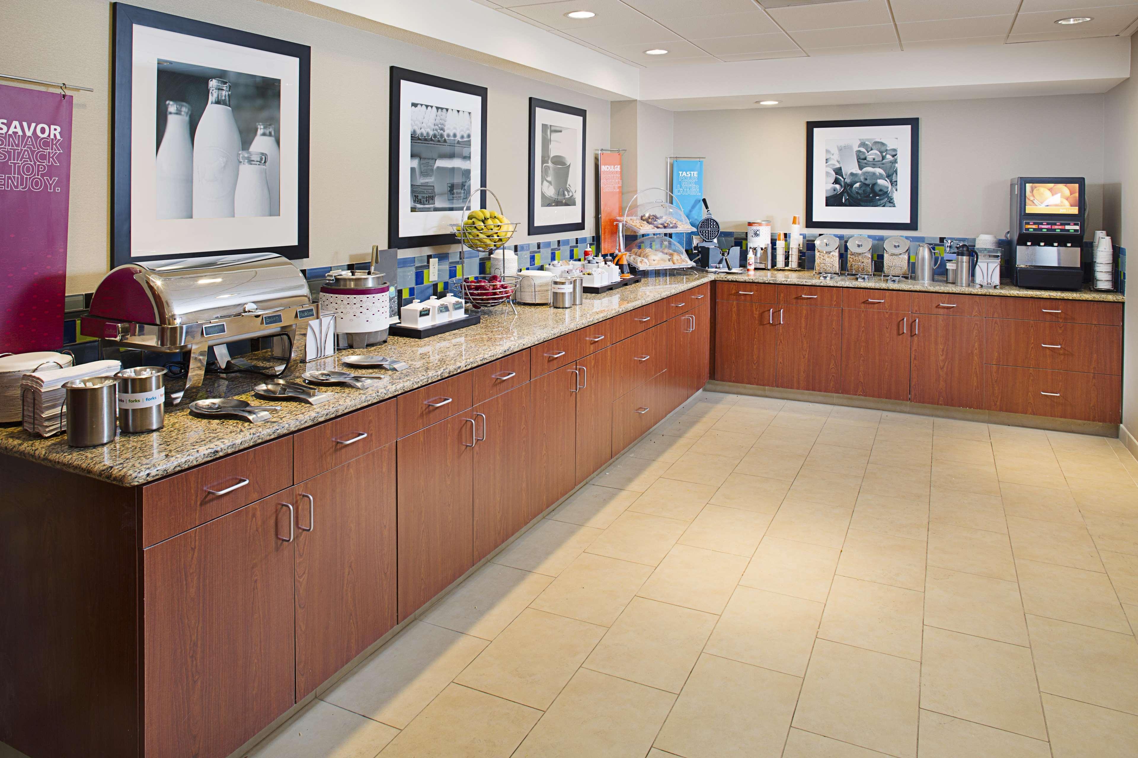 Hampton Inn & Suites Lancaster Exteriör bild