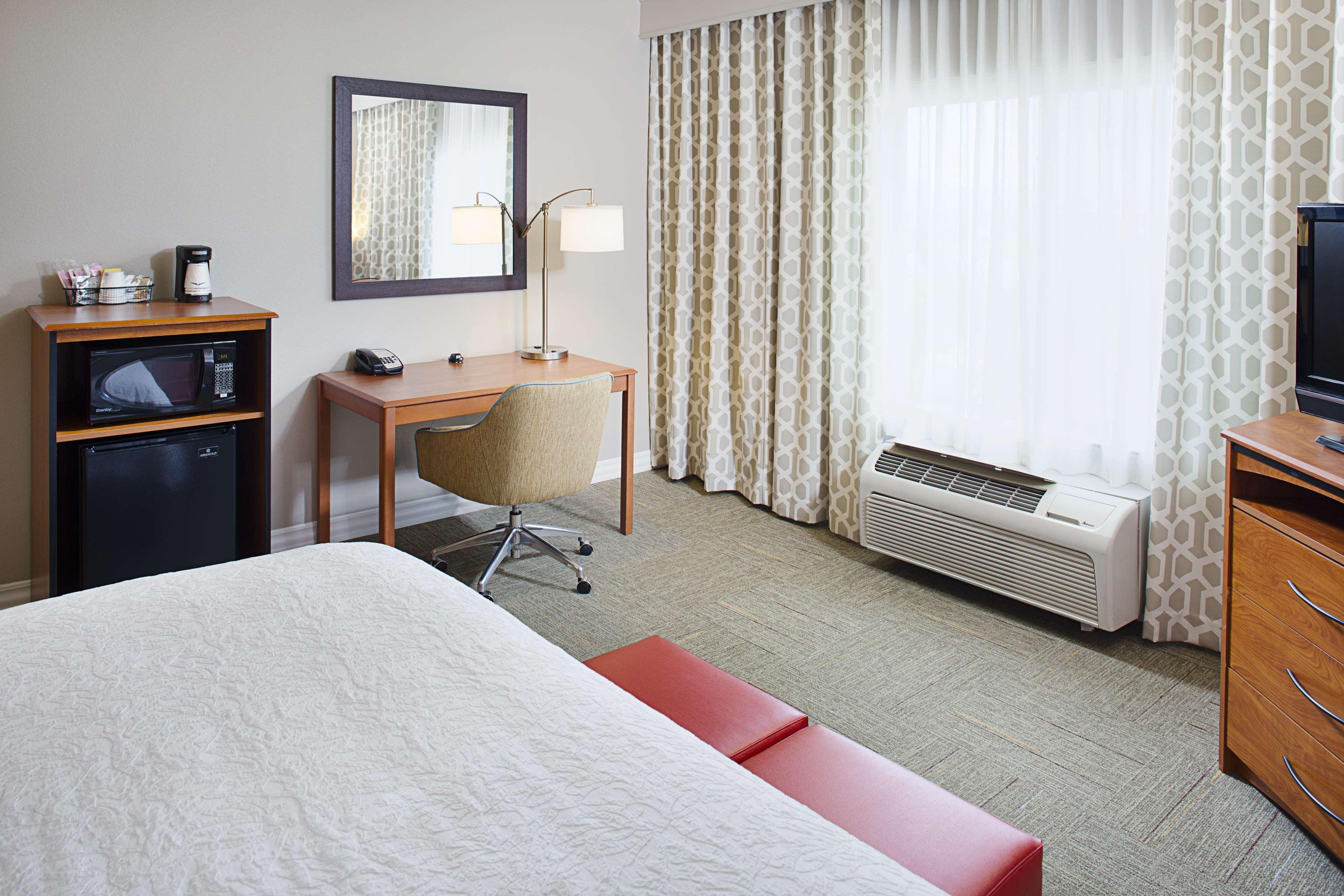 Hampton Inn & Suites Lancaster Exteriör bild