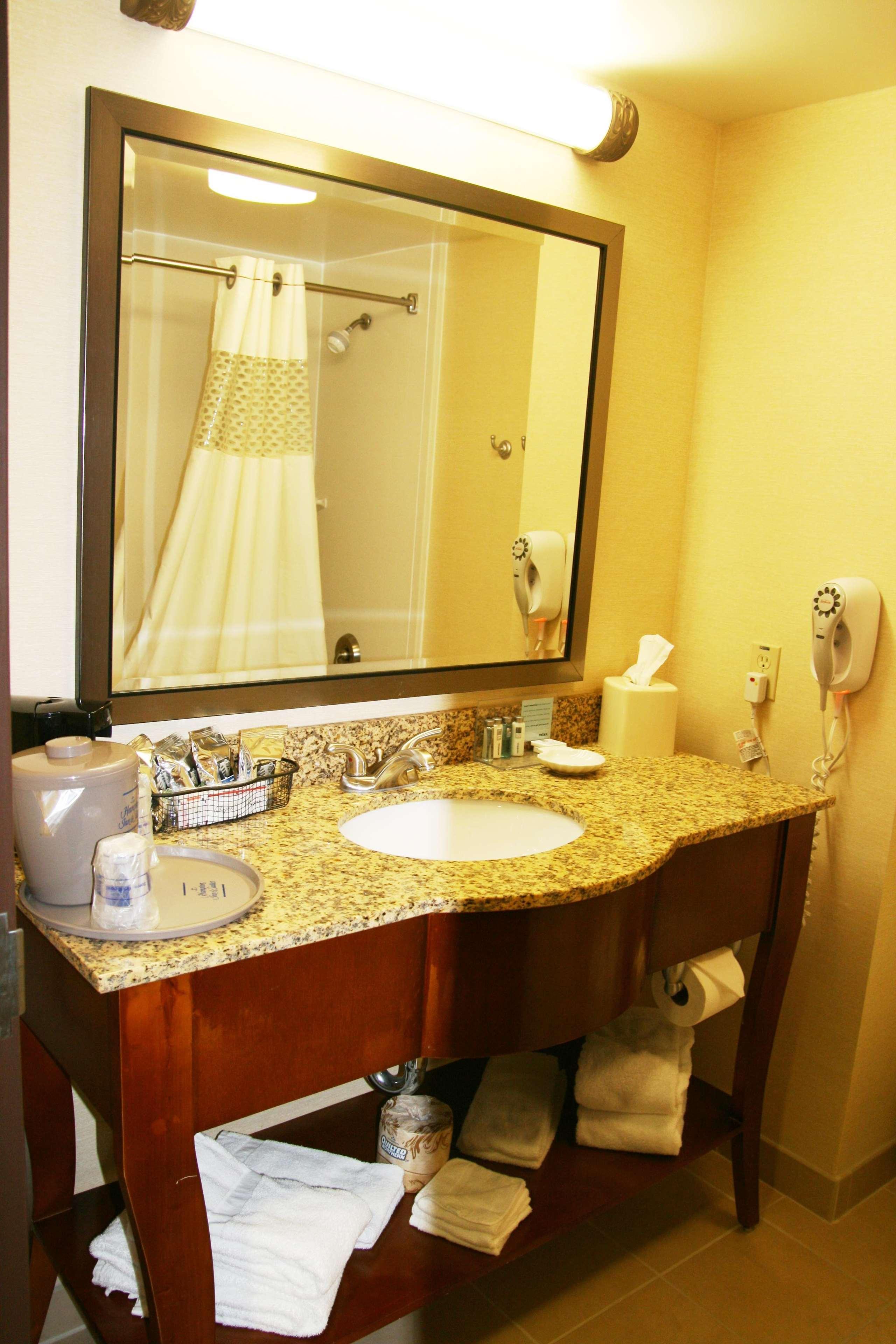 Hampton Inn & Suites Lancaster Rum bild