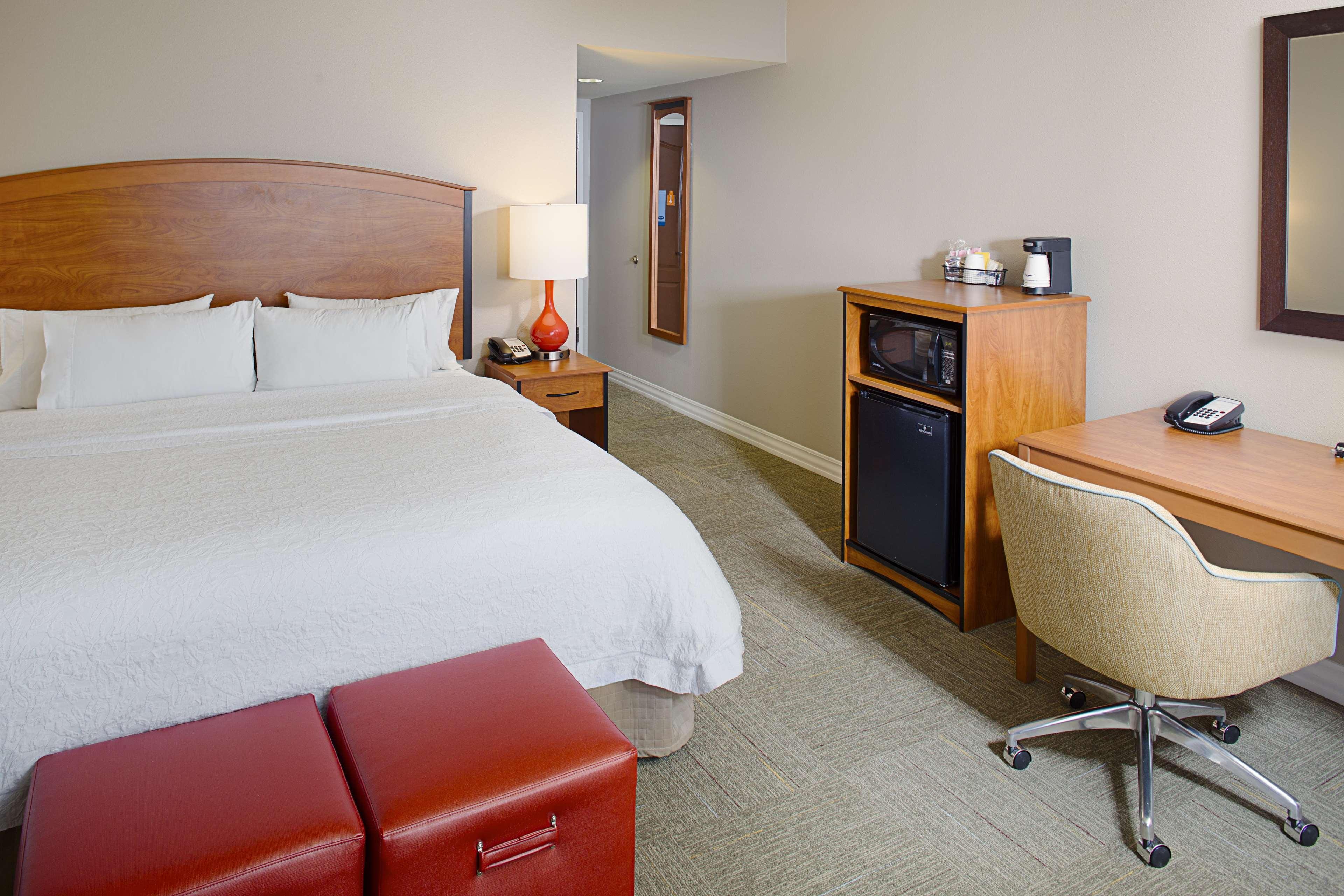 Hampton Inn & Suites Lancaster Exteriör bild