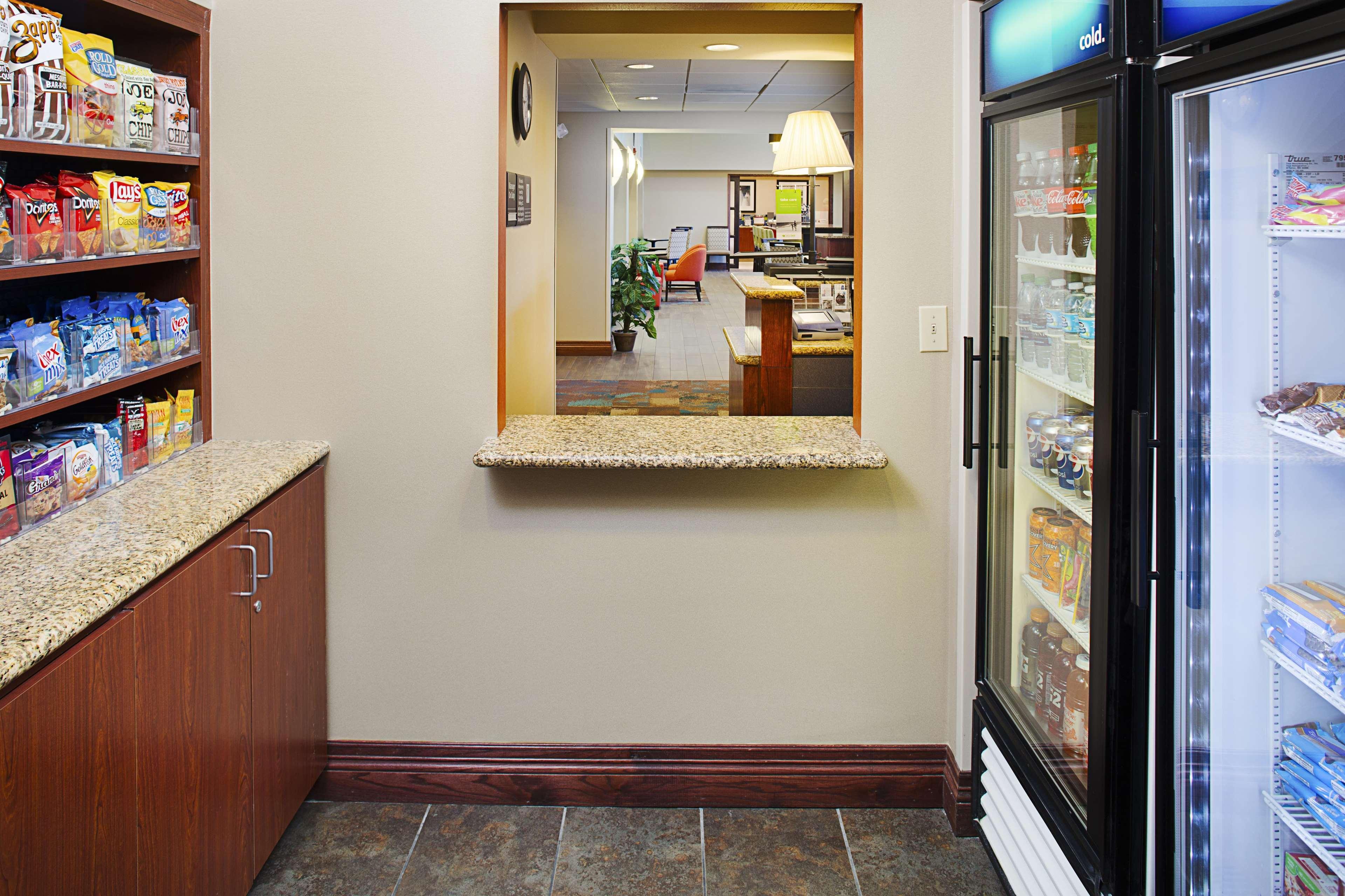 Hampton Inn & Suites Lancaster Exteriör bild