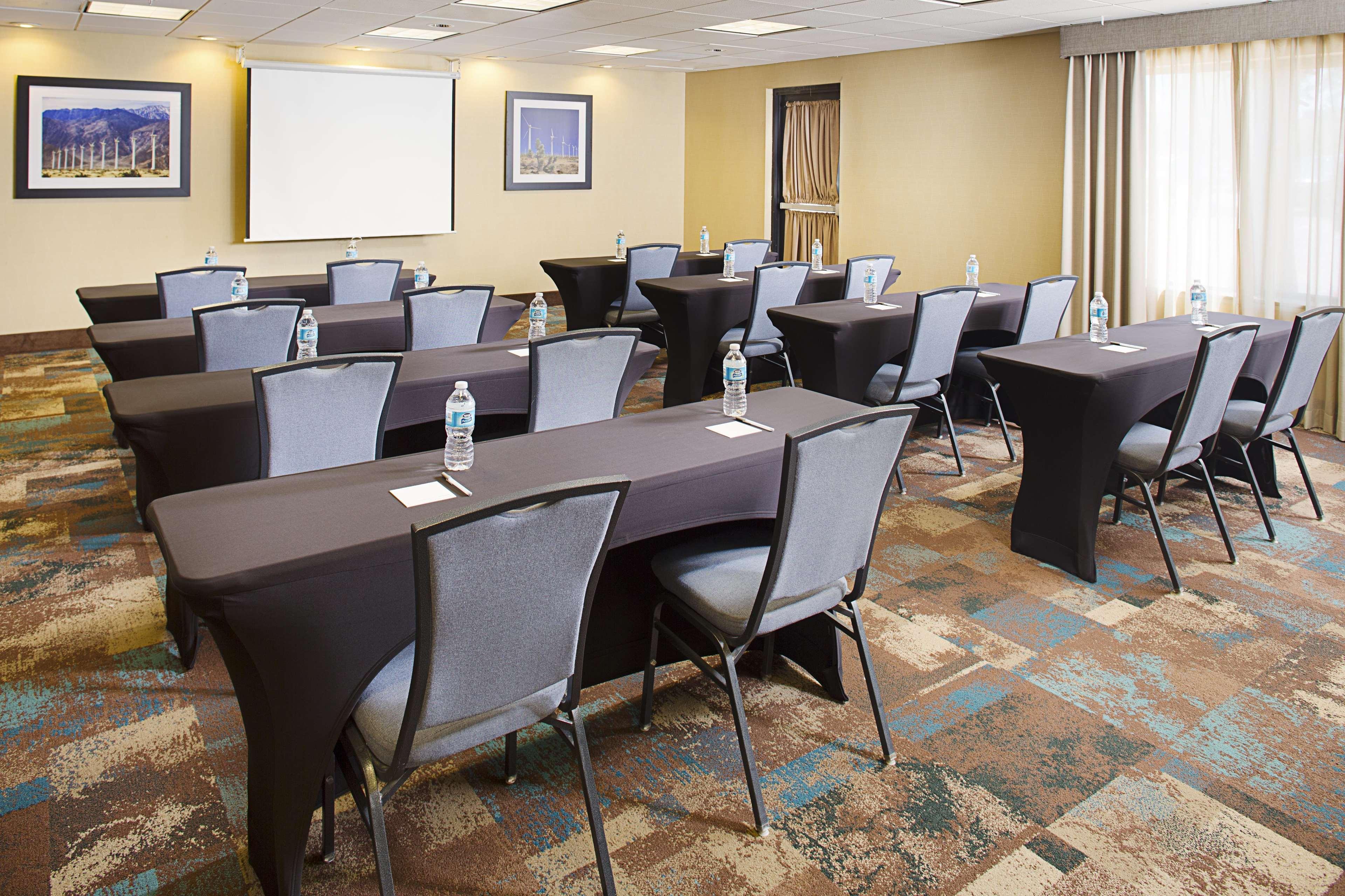 Hampton Inn & Suites Lancaster Exteriör bild