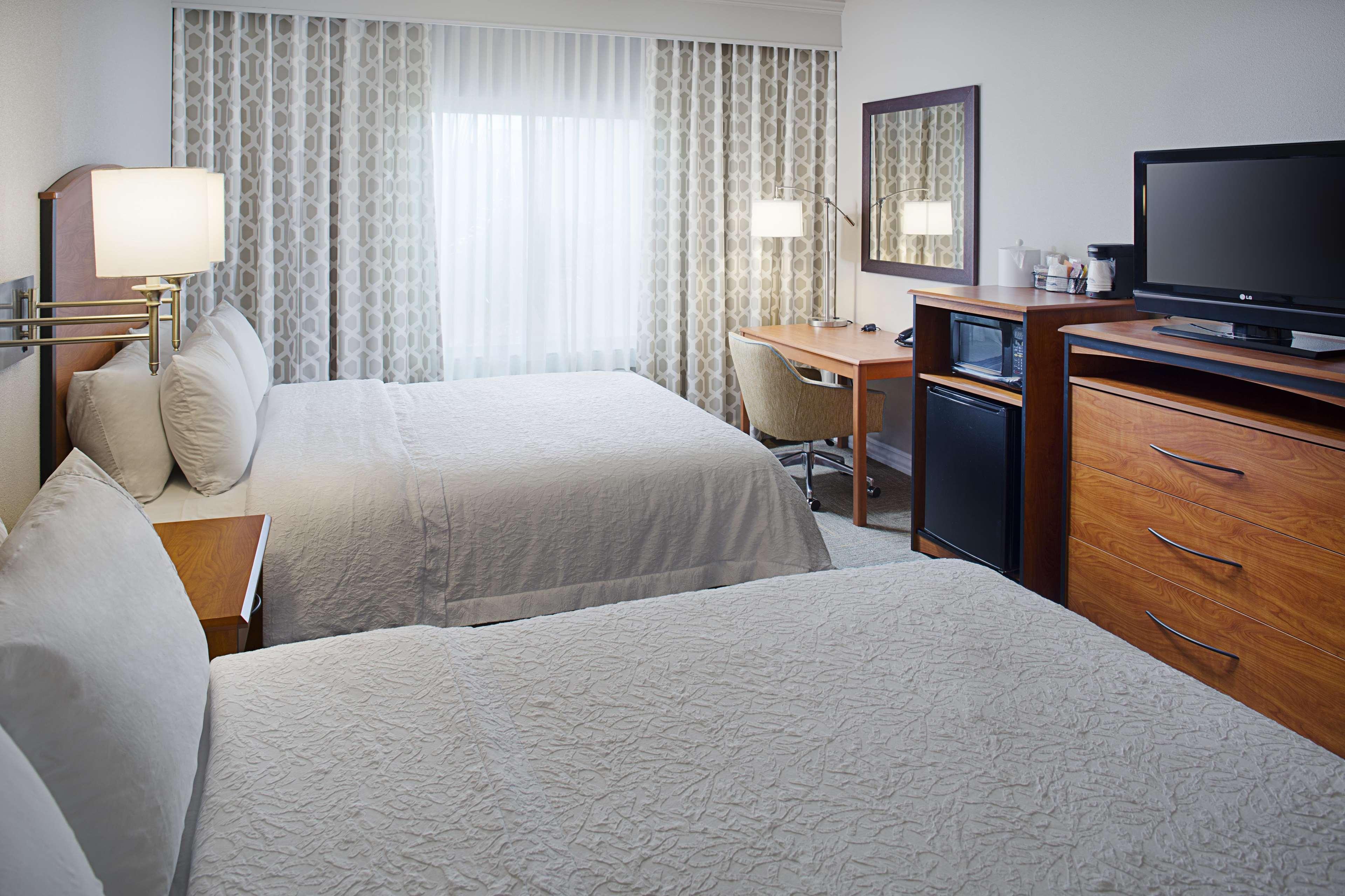 Hampton Inn & Suites Lancaster Exteriör bild