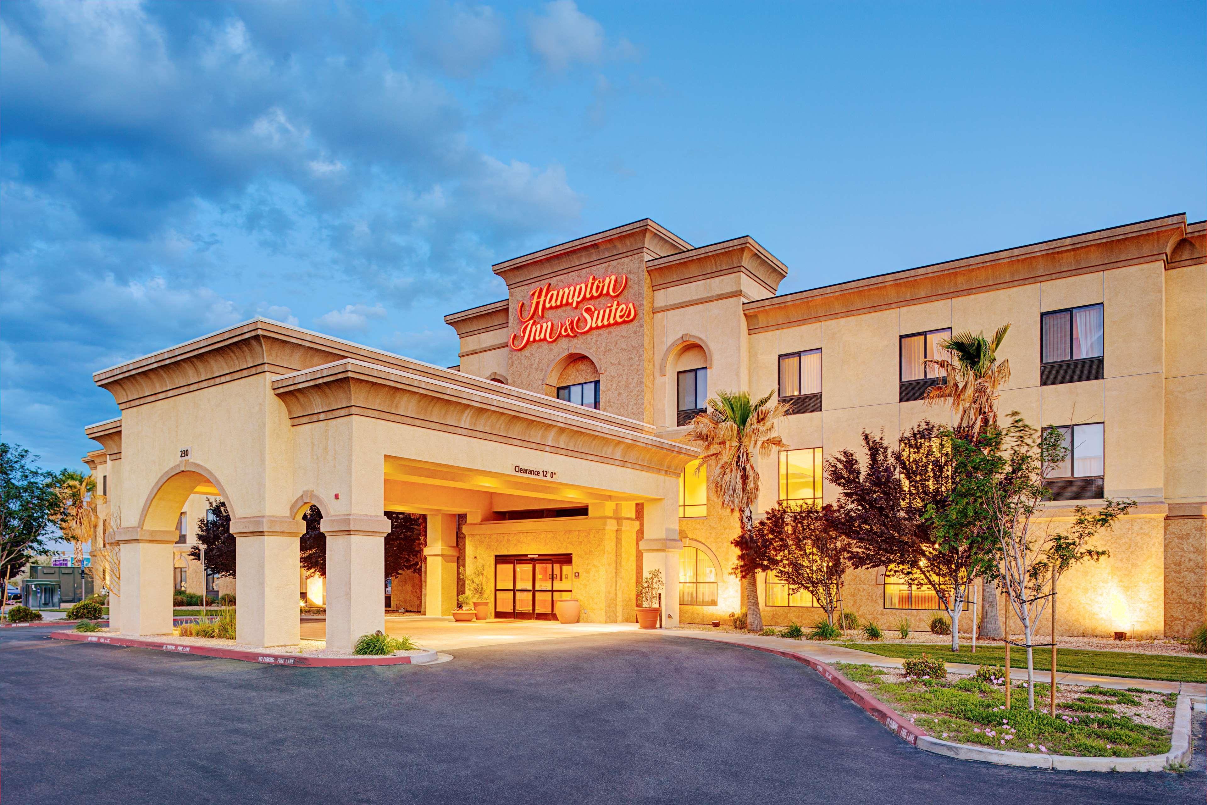 Hampton Inn & Suites Lancaster Exteriör bild