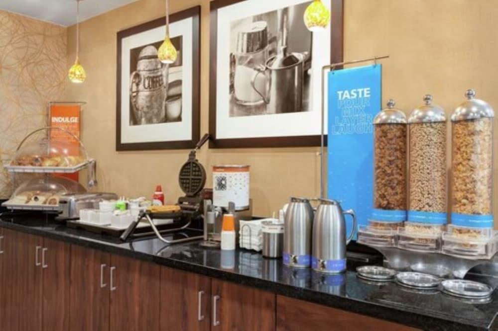 Hampton Inn & Suites Lancaster Exteriör bild