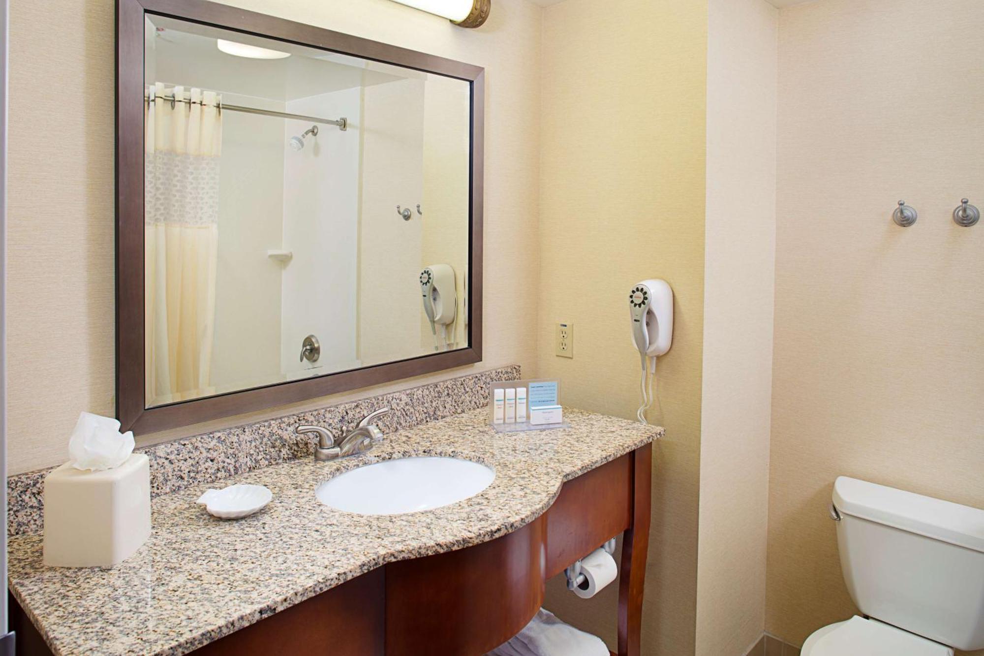 Hampton Inn & Suites Lancaster Exteriör bild