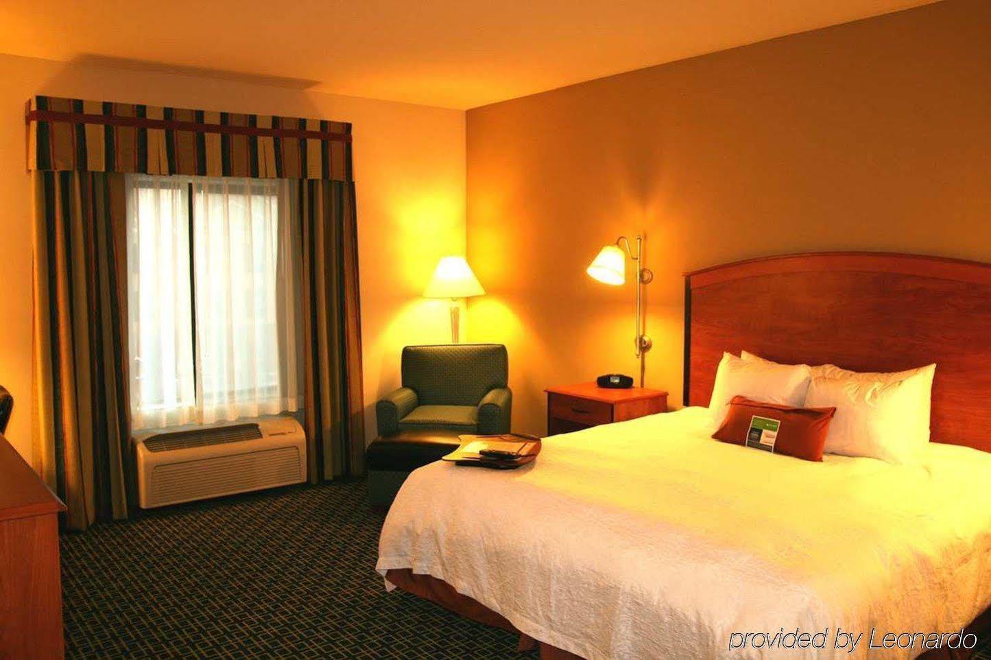 Hampton Inn & Suites Lancaster Exteriör bild
